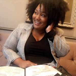 Meet your Posher, Danielle